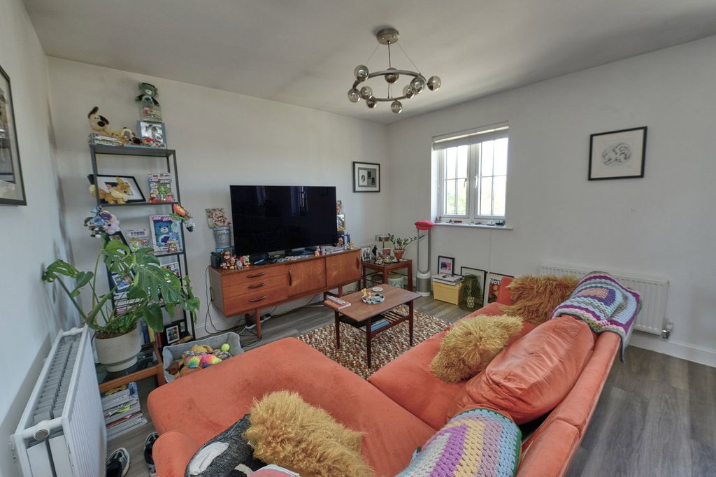Additional image 3 of 2 bed flat for saleMasterson Close, Aldershot GU11