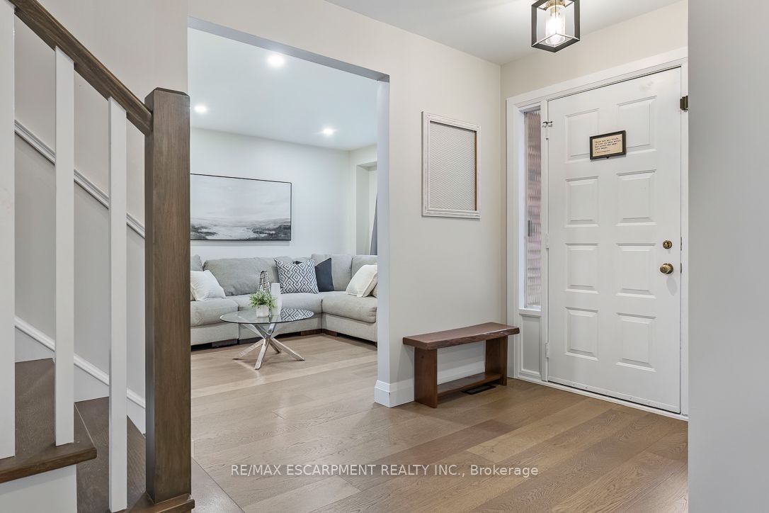 1 Parkway Place, Hamilton, ON, L9H 6K3 photo 3
