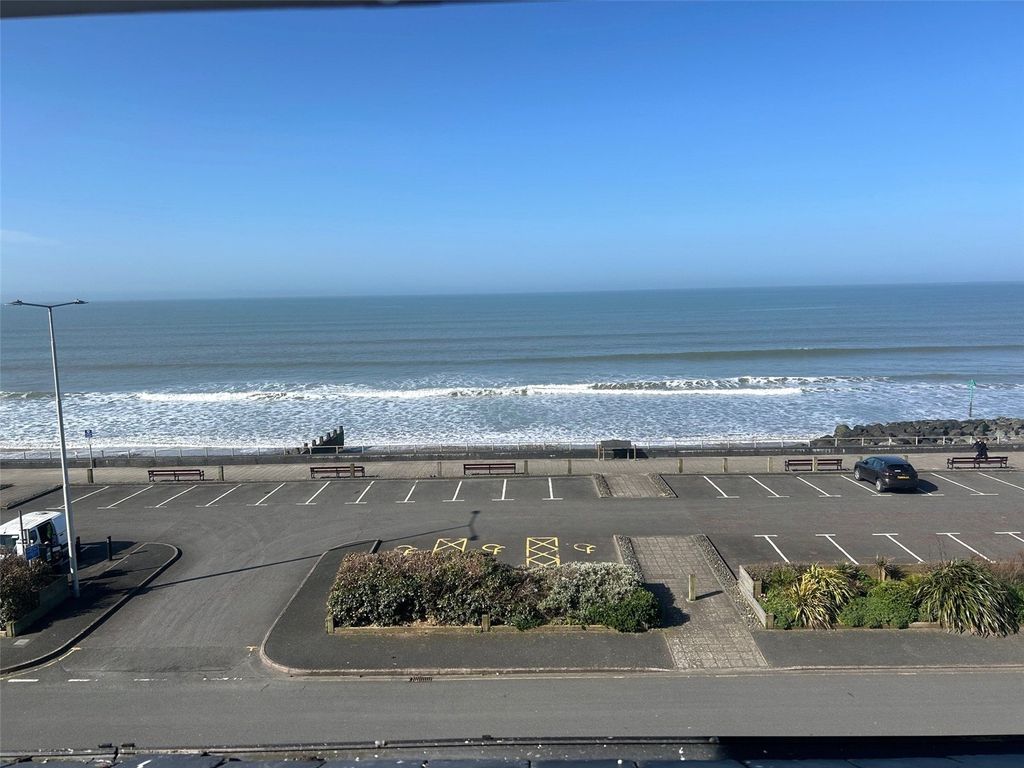 Additional image 8 of 2 bed flat for saleMarine Parade, Tywyn, Gwynedd LL36
