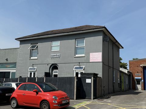 Millbrook Road East, Southampton, Hampshire SO15, Property to rent