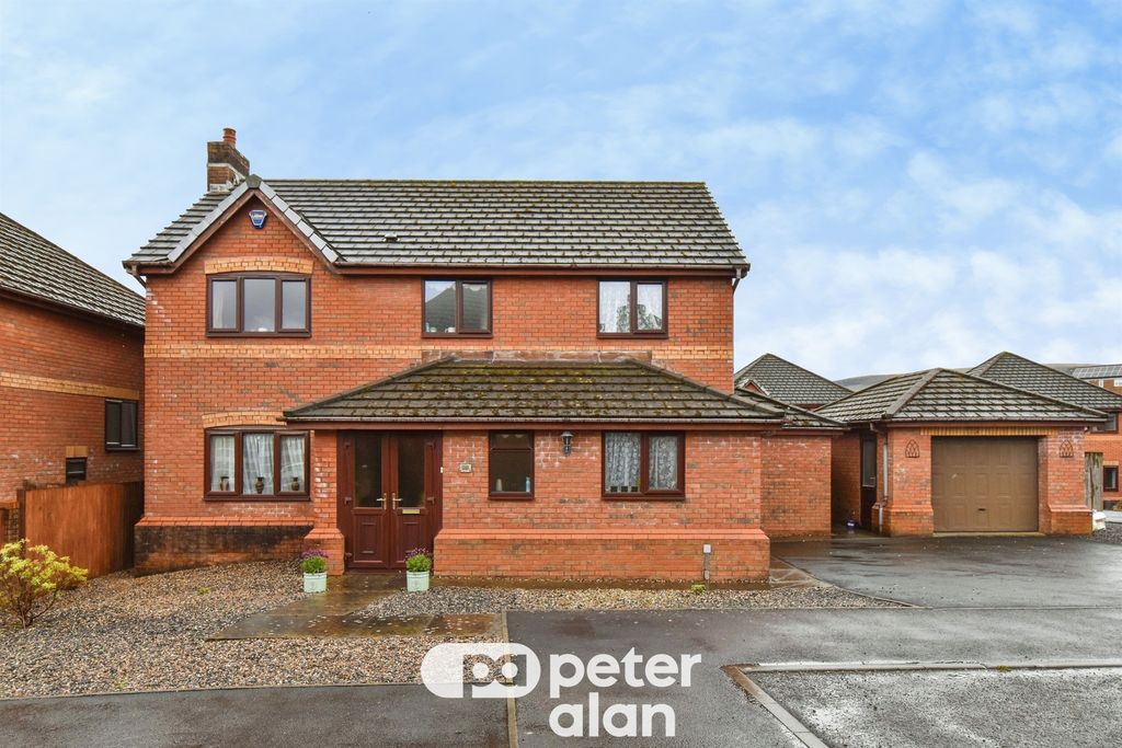 4 bed detached house for saleCherry Court, Aberdare CF44