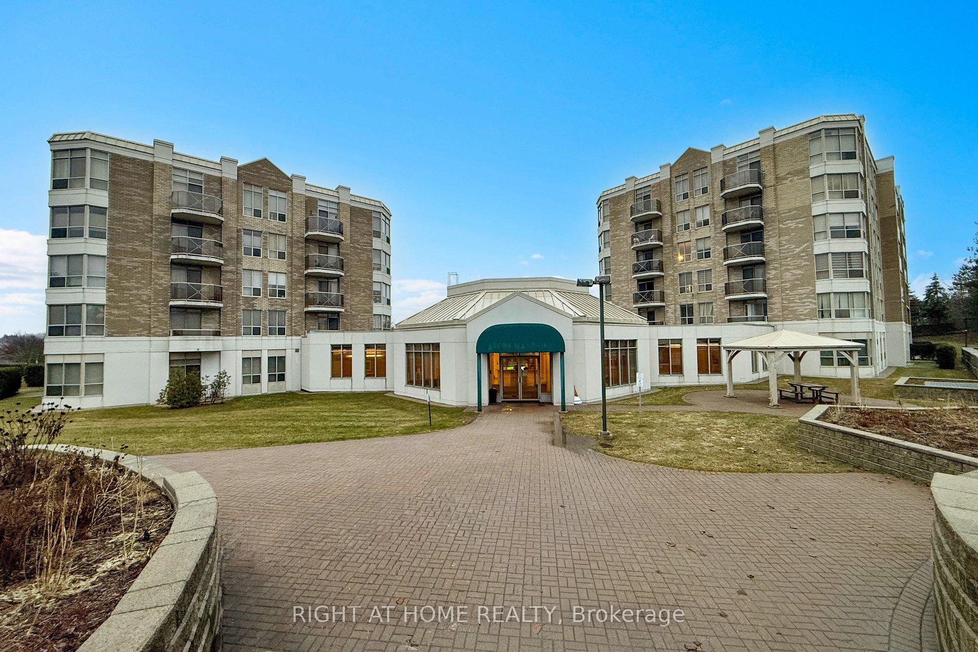 Additional image 4 of 216-2100 John Street, Markham, ON, L3T 7S6