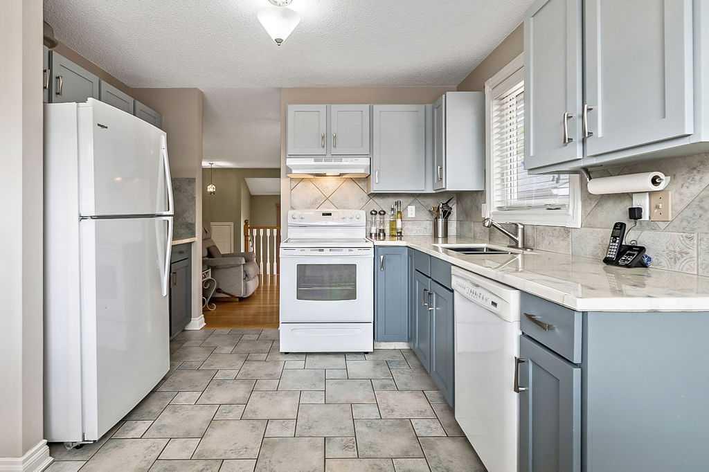 Additional image 6 of 141 Shawfield Way SW, Calgary, AB, T2Y 2Y2