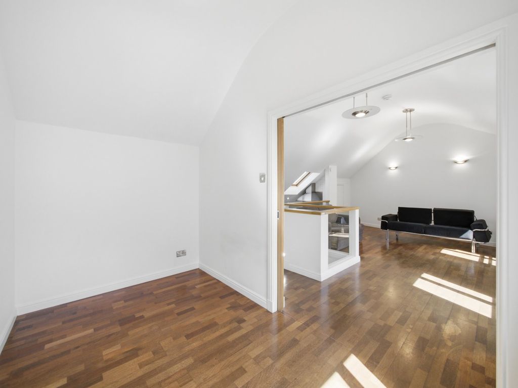 Additional image 10 of 2 bed detached house for sale20 Broughton Place Lane, Edinburgh EH1