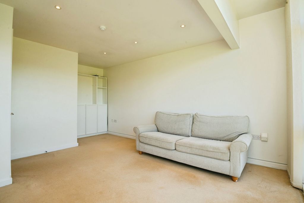 Additional image 6 of 2 bed flat for saleForio House, Ffordd Garthorne, Cardiff CF10