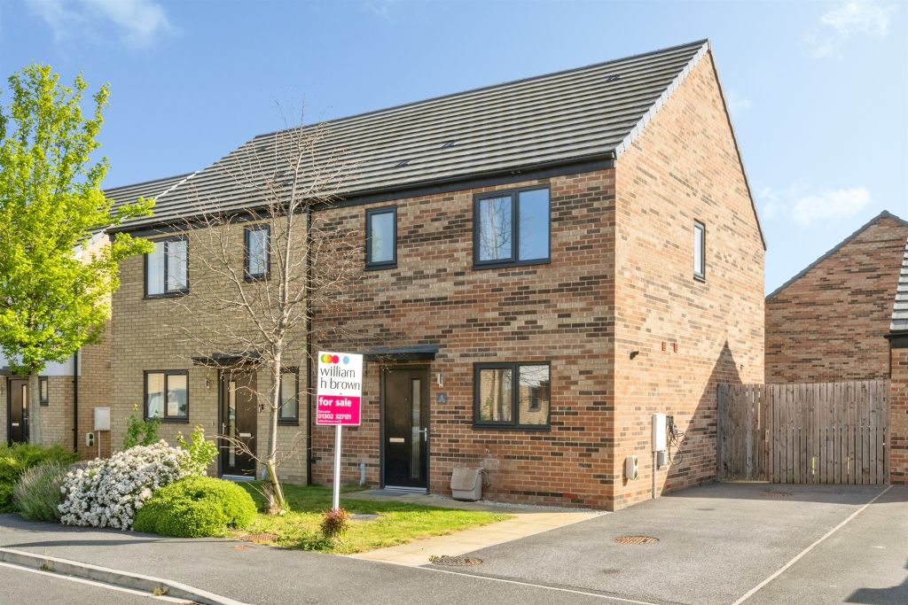 3 bed semi-detached house for saleSwan Road, Lakeside, Doncaster DN4
