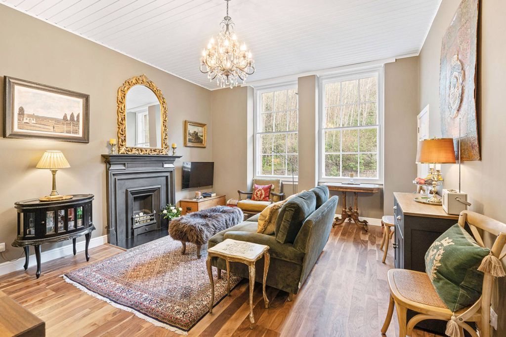 2 bed flat for saleKing's Stables Road, Old Town, Edinburgh EH1