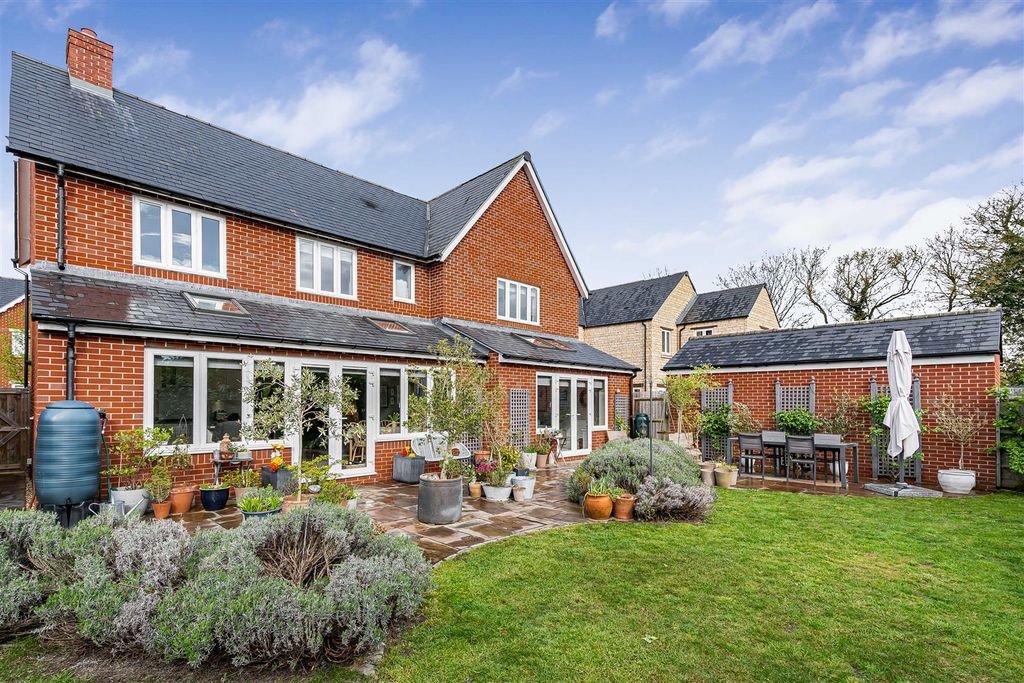 Additional image 12 of 5 bed property for saleLander Close, Chesterton, Bicester OX26