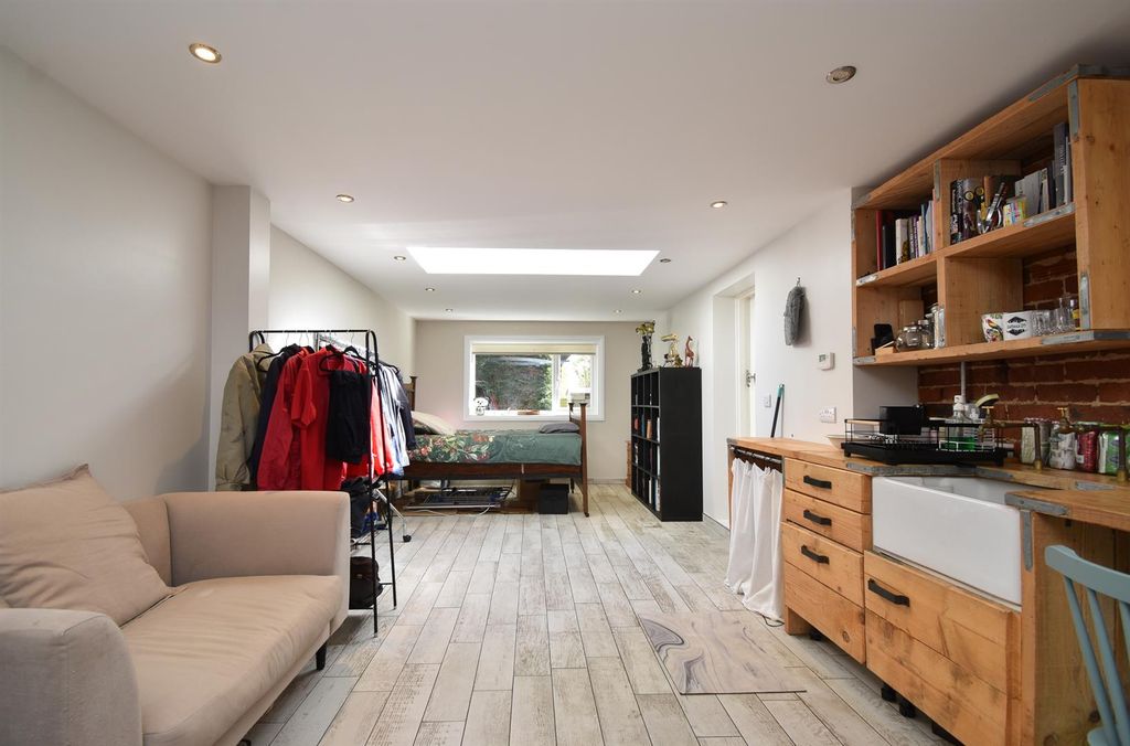 Additional image 32 of 6 bed detached house for saleSutherland Avenue, Bexhill-On-Sea TN39
