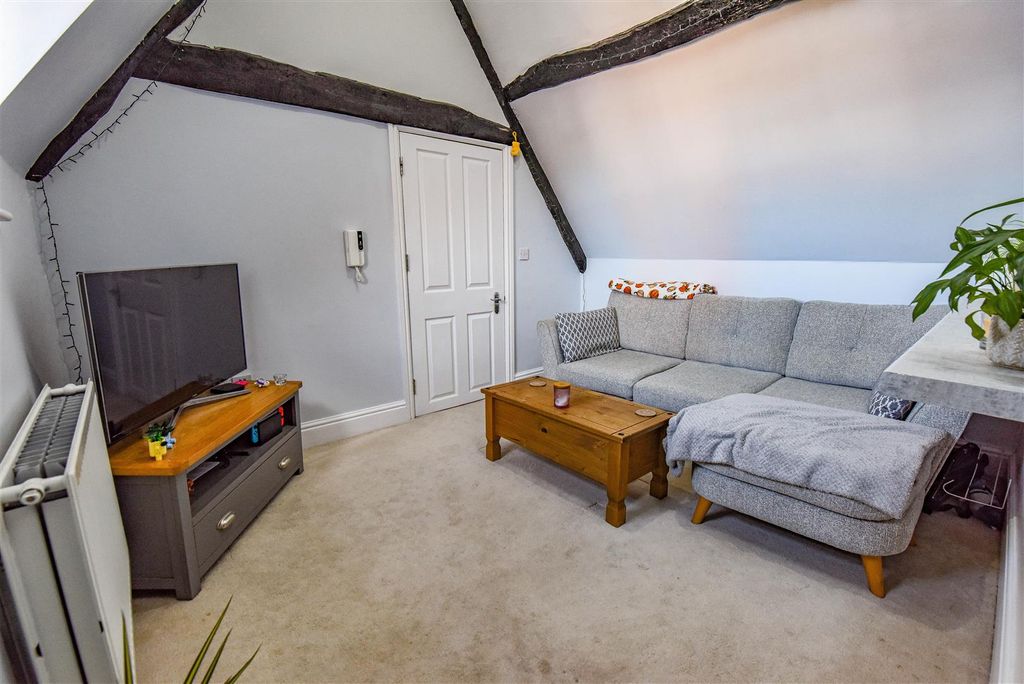 Additional image 9 of 2 bed flat for saleFitzhardinge House, Marybrook Street, Berkeley GL13