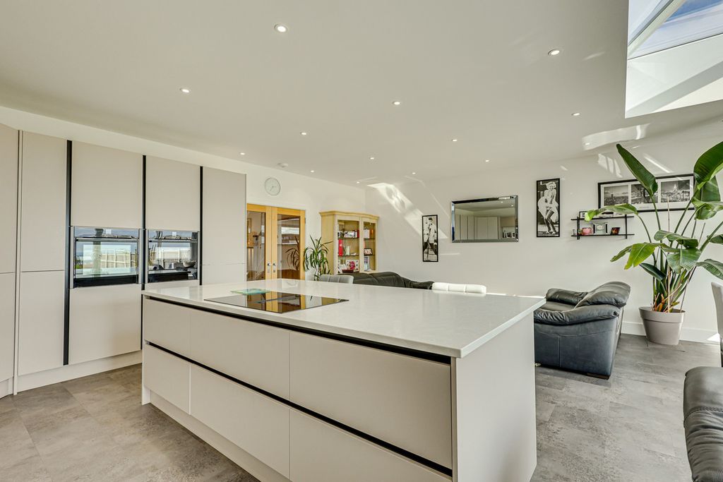 Additional image 13 of 4 bed detached house for saleCastle Road, Benfleet SS7