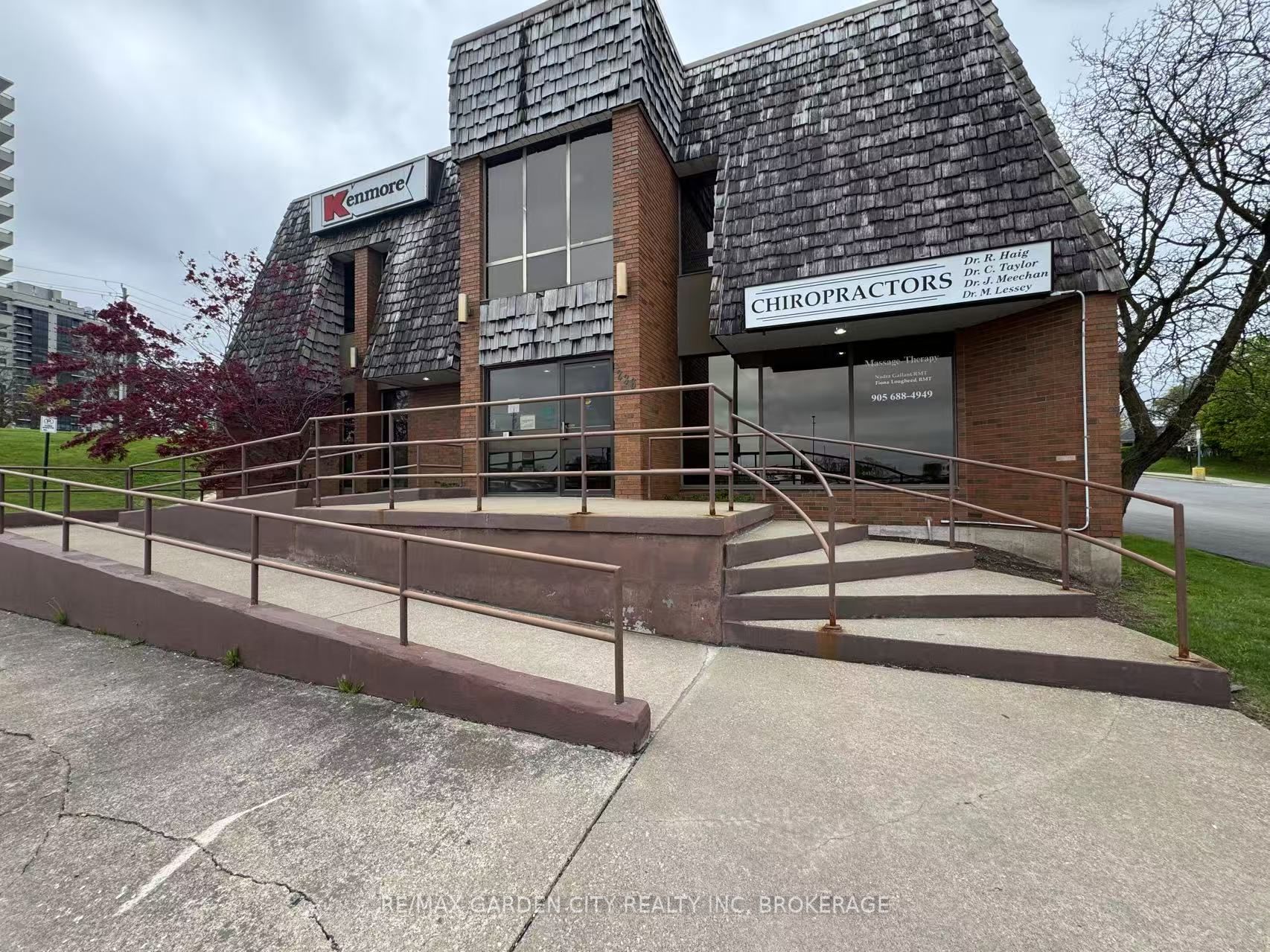 2nd floor-236 Glenridge Avenue, St. Catharines, ON, L2T 3J9
