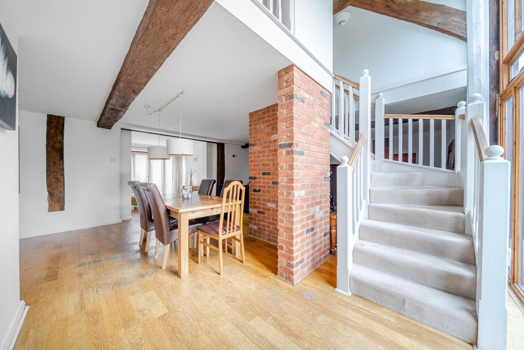 Additional image 5 of 3 bed semi-detached house for saleHatch Farm Mews, Addlestone KT15
