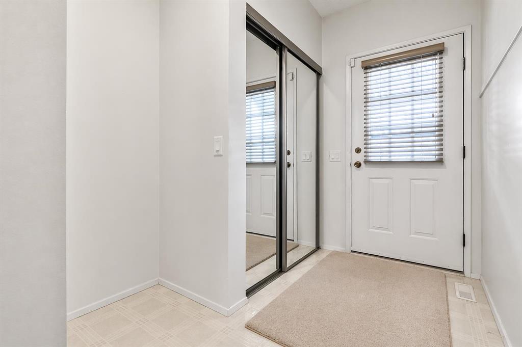 Additional image 2 of 32-5019 46 Avenue SW, Calgary, AB, T3E 6R1