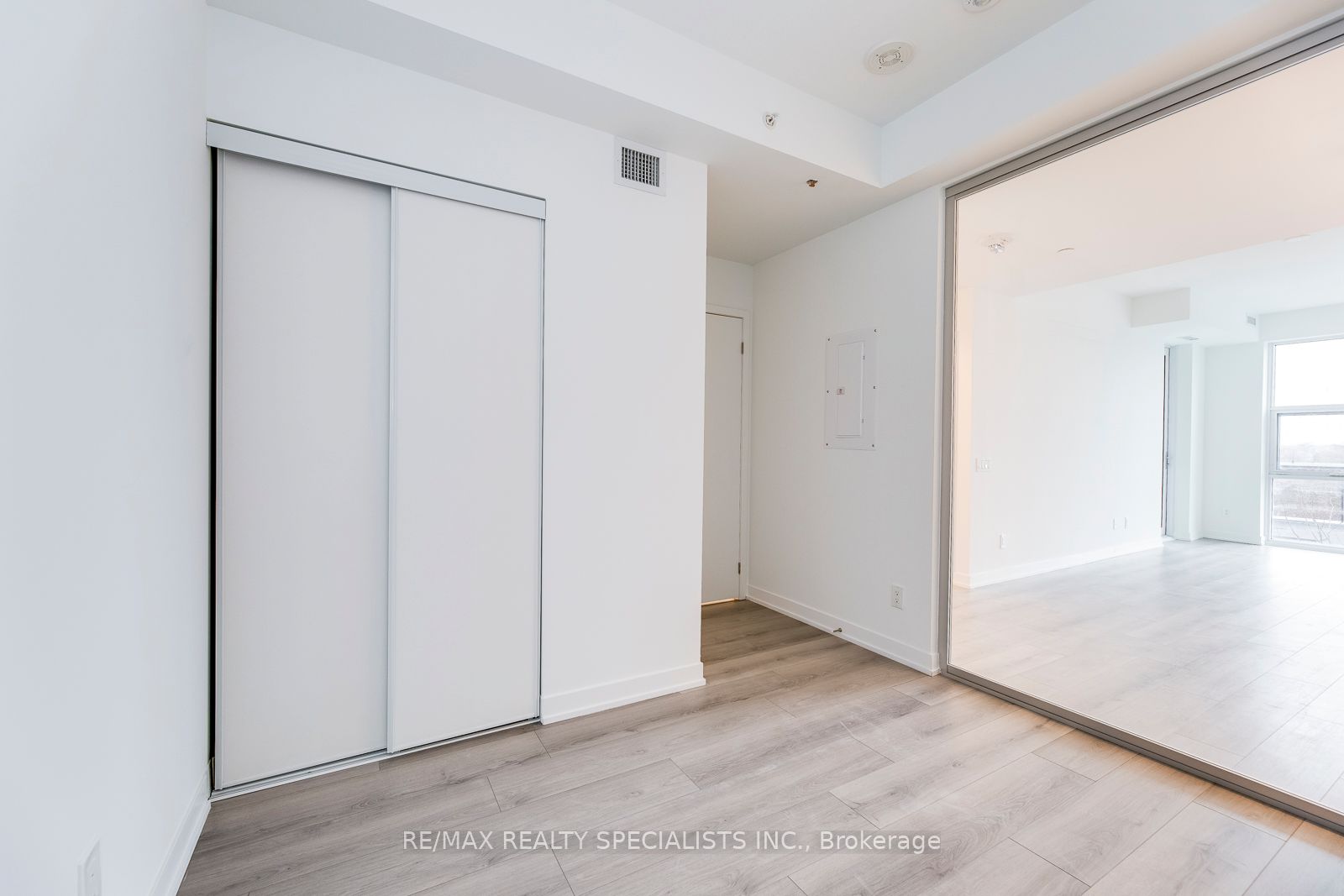 Additional image 3 of 419-1787 St. Clair Avenue, Toronto, ON, M6N 0B7