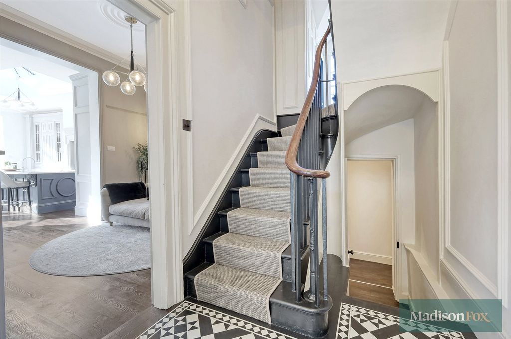Additional image 21 of 5 bed detached house for saleQueens Road, Buckhurst Hill, Essex IG9
