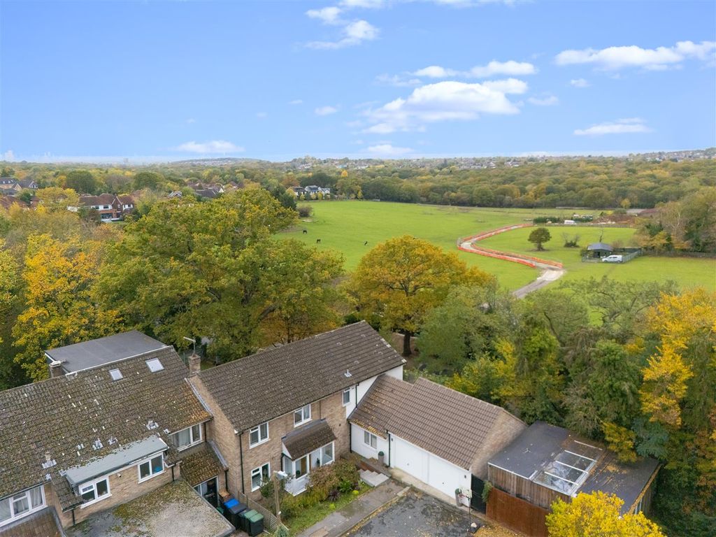 5 bed semi-detached house for saleArdmore Lane, Buckhurst Hill IG9
