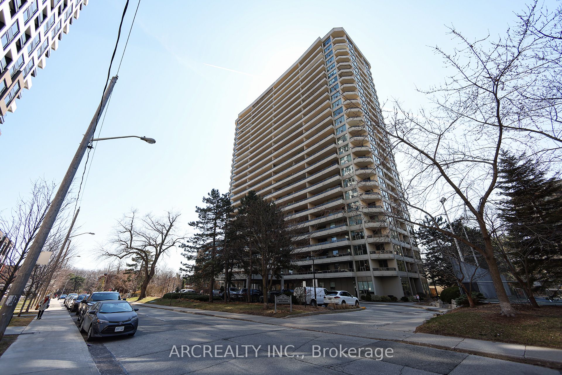 2401-50 Quebec Avenue, Toronto, ON, M6P 4B4