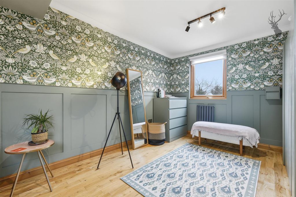 Additional image 27 of 5 bed semi-detached house for saleWestbury Lane, Buckhurst Hill IG9