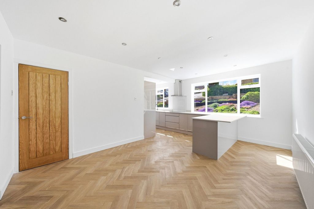 2 bed bungalow for saleRylstone Drive, Barnoldswick BB18 photo 3