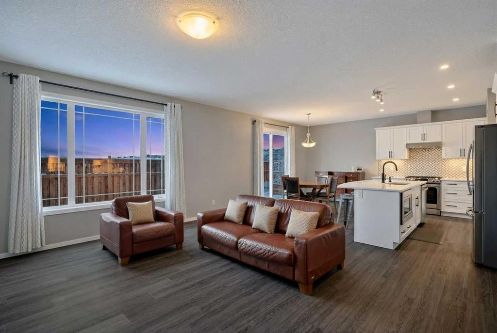 Additional image 4 of 154 Yorkstone Way SW, Calgary, AB, T2X 4S3
