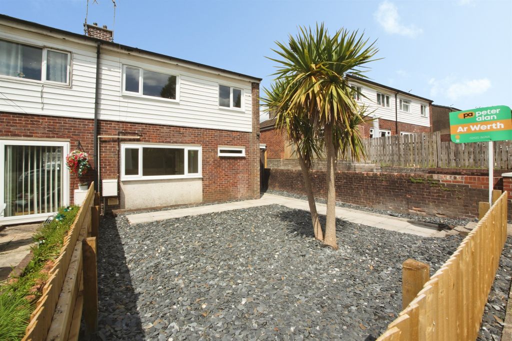 3 bed semi-detached house for saleYr Hendre, Nantgarw, Cardiff CF15