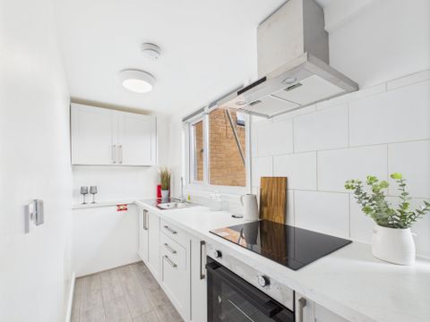 Grove Street L7, Studio to rent