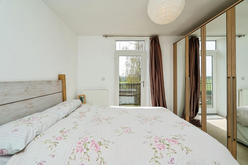 Additional image 10 of 2 bed flat for salePirnhow Street, Ditchingham, Bungay NR35