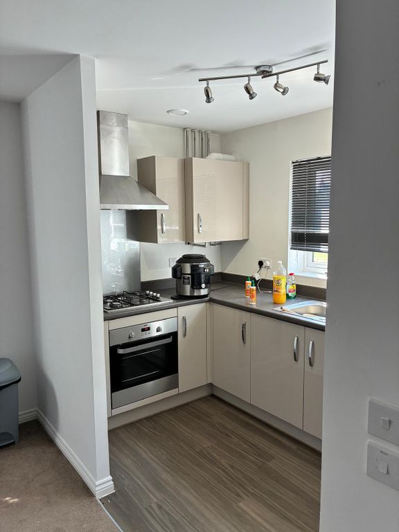 2 bed flat for saleTenor Close, Buckingham MK18 photo 2