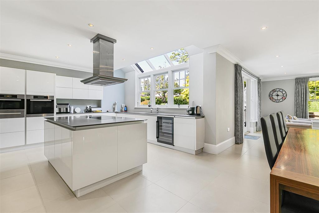Additional image 9 of 6 bed detached house for saleSubstantial 6200Sqft Family Home, Broxbourne EN10