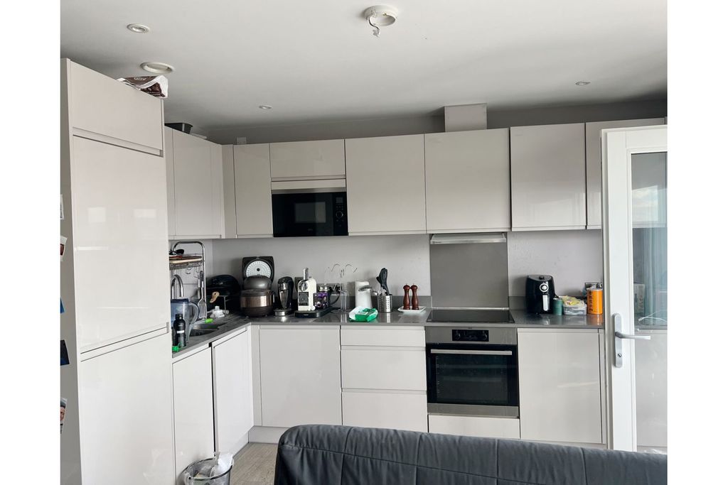Additional image 2 of 2 bed flat for saleCambridge Road, Barking IG11