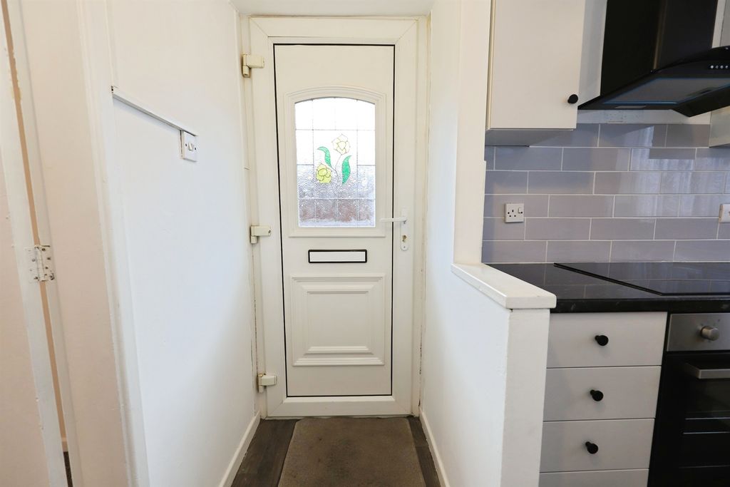1 bed flat for saleMill Croft, Bilston WV14 photo 5
