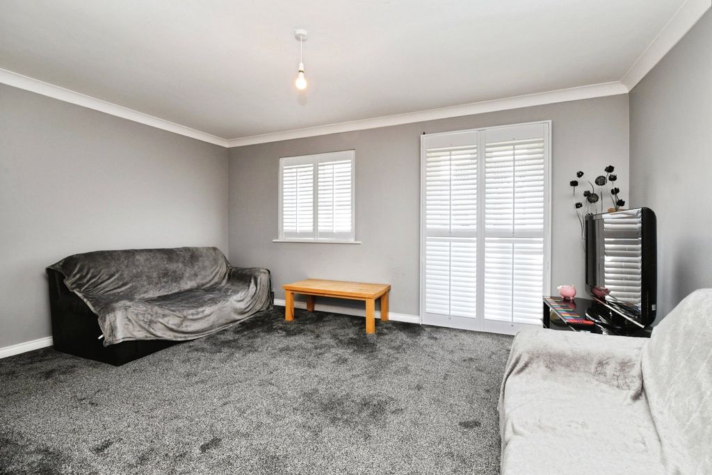 Additional image 3 of 2 bed flat for saleCzarina Rise, Basildon, Essex SS15