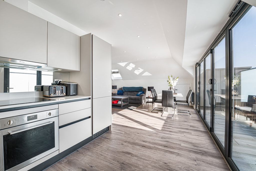 Additional image 4 of 2 bed flat for saleBrampton Road, Bexleyheath DA7