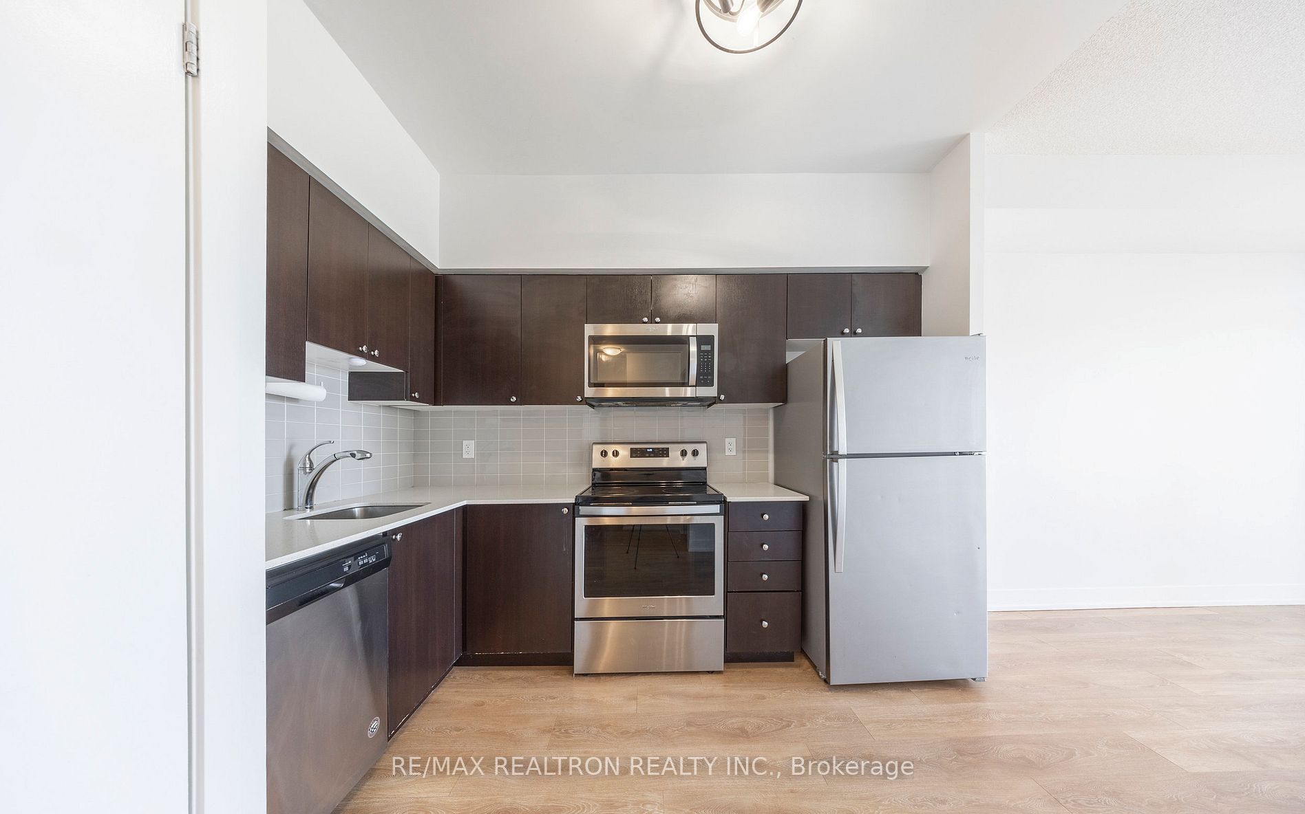 Additional image 5 of 2201-1255 Bayly Street, Pickering, ON, L1W 1L7