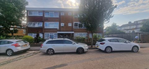 Margaret Way, Ilford IG4