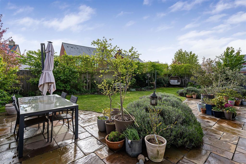 Additional image 18 of 5 bed property for saleLander Close, Chesterton, Bicester OX26