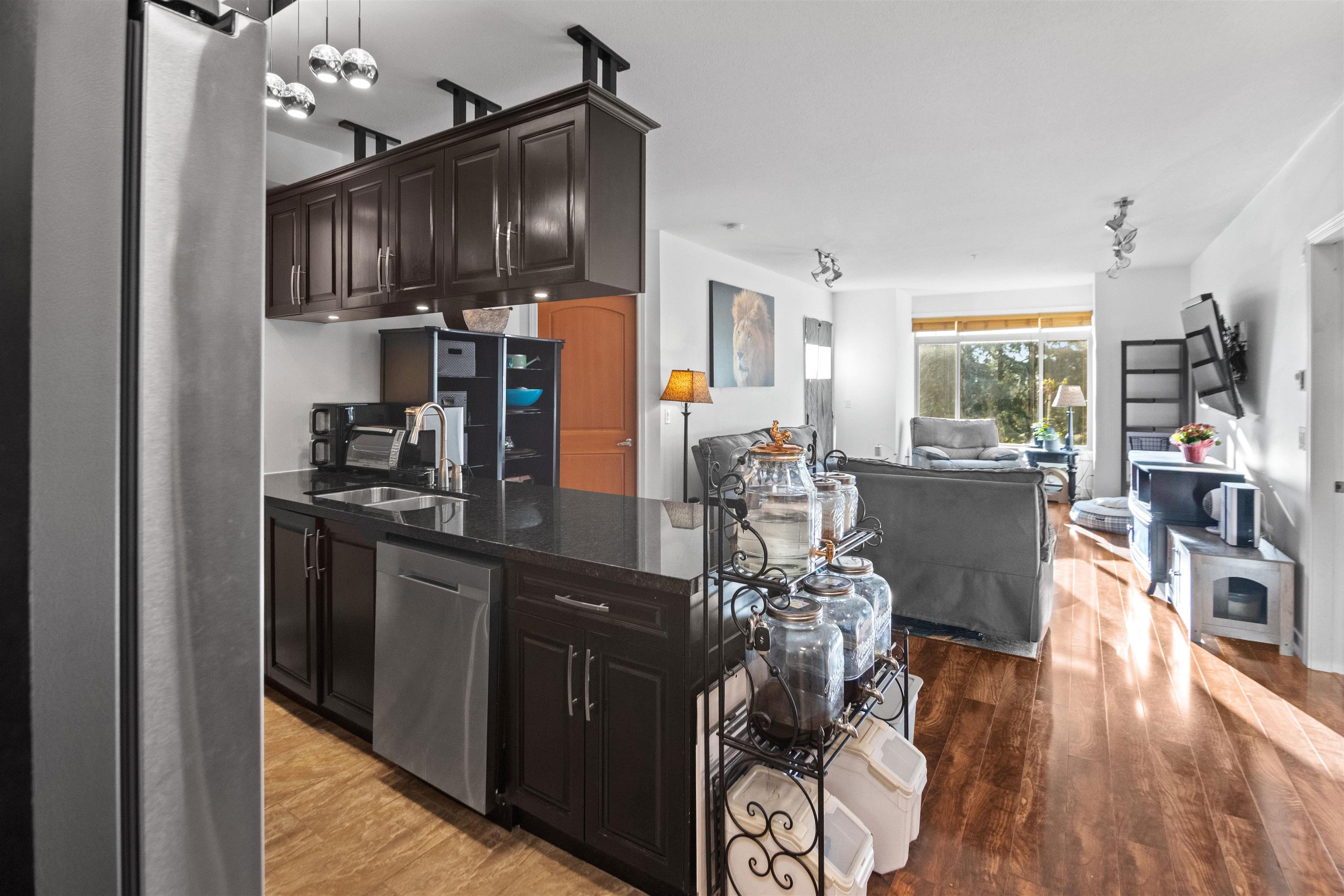 Additional image 3 of 301-11887 Burnett Street, Maple Ridge, BC, V2X 6P6