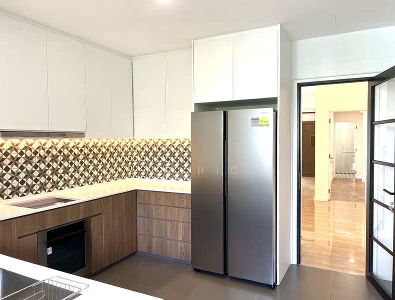 52 Coronation Road West photo 2
