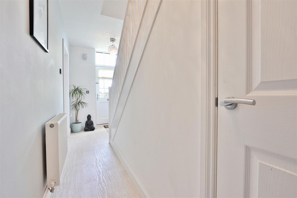 Additional image 4 of 3 bed terraced house for saleRobertson Drive, Lanark ML11