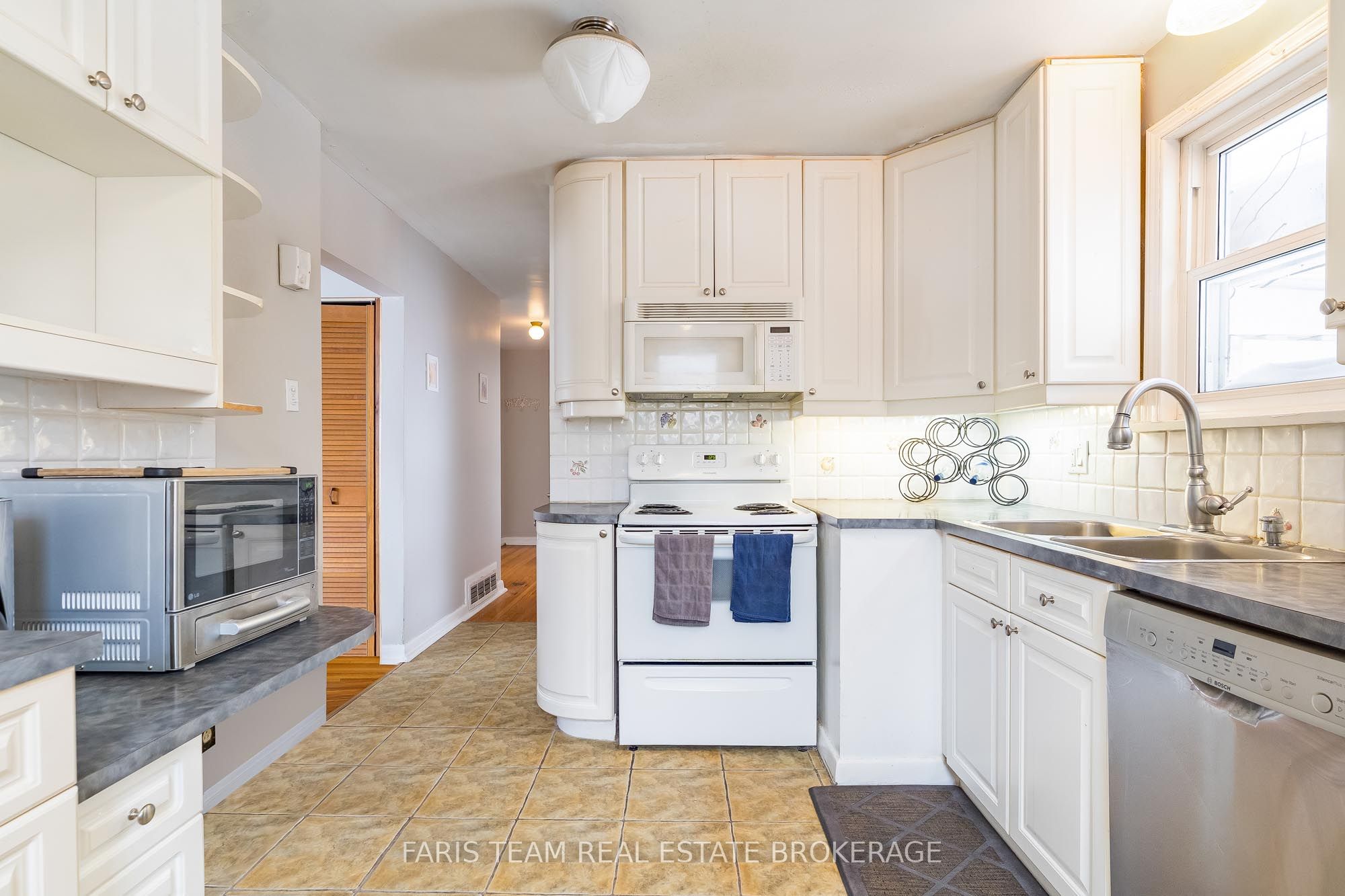 Additional image 4 of 18 Newton Street, Barrie, ON, L4M 3N3