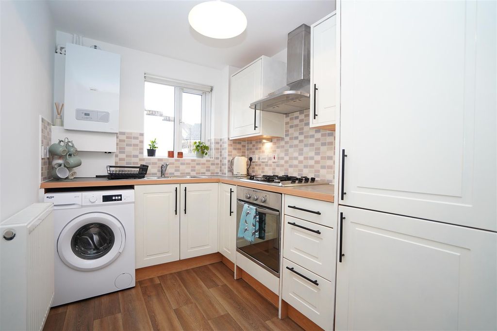 Additional image 6 of 2 bed flat for saleBiddiblack Way, Bideford EX39