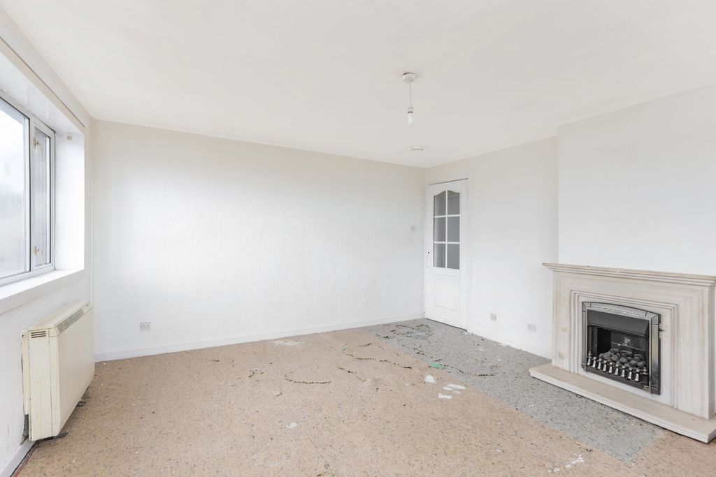 Additional image 4 of 3 bed flat for saleDrumclair Place, North Lanarkshire, Airdrie ML6