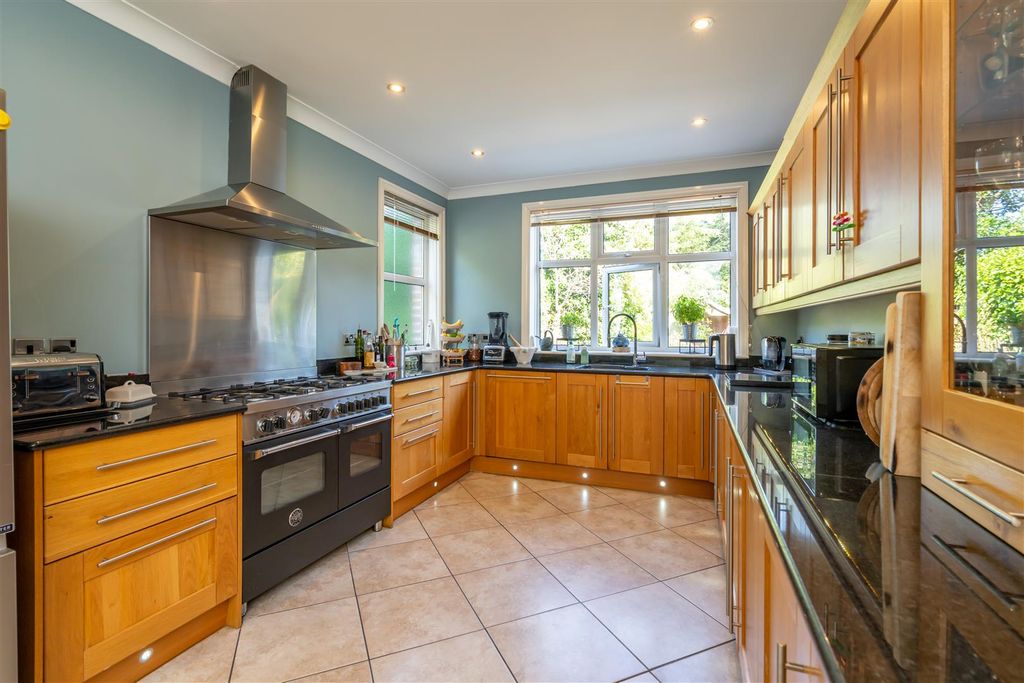 Additional image 7 of 5 bed detached house for saleSilverston Avenue, Aldwick, Bognor Regis PO21