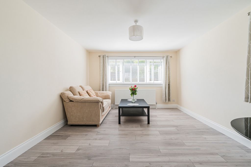 Additional image 10 of 2 bed flat for sale17/2 Calder Drive, Edinburgh EH11