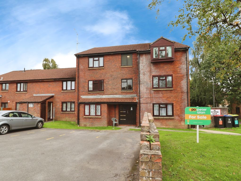 2 bed flat for saleOxwich Close, Cardiff CF5
