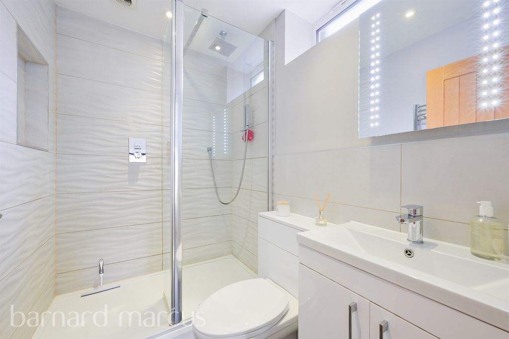 Additional image 7 of 3 bed detached house for saleLeigh Road, Betchworth RH3