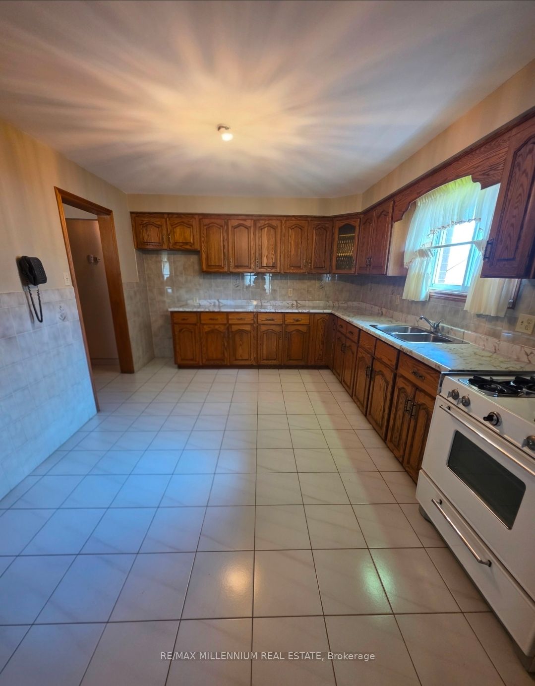 Additional image 5 of 385 Fitch Street, Welland, ON, L3C 4W7