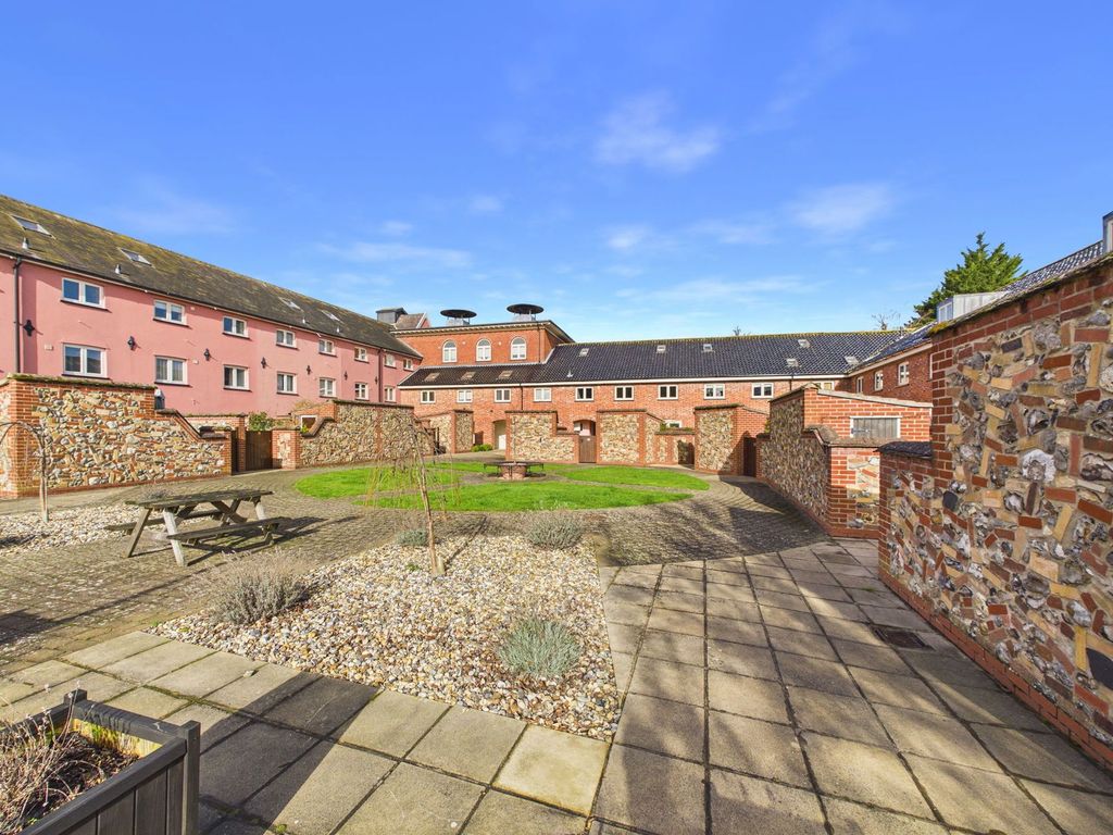 2 bed flat for saleCherry Tree Court, Diss IP22