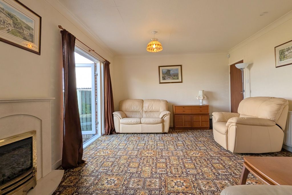 Additional image 5 of 3 bed semi-detached house for saleHealey Wood Crescent, Brighouse, West Yorkshire HD6
